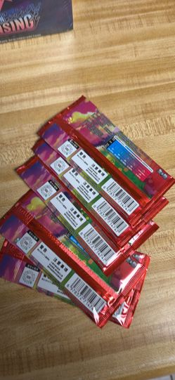 Pokemon Gem 4 packs comes with 5