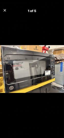 NEW GE COUNTER MICROWAVE