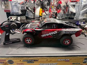 Traxxas Slash 2wd XL-5 Brushed Motor with Clipless Body Battery and Charger