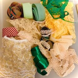 Crafter's Delight... Mixed Lot of Ribbons & Lace #043022E