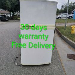 Kitchen Aid Full-Size Refrigerator 21 Cu ft (Size 33" w 66" H
