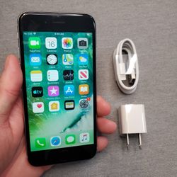 iPhone 6 - UNLOCKED - Like New