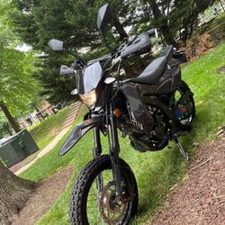  Motocicleta  Enduro Marca Apollo 