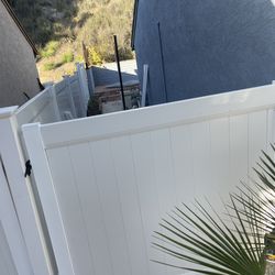 6ft high vinyl fencing