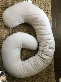 Maternity pillow