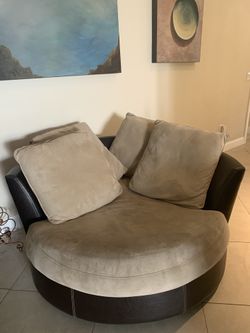 Round rotating couch