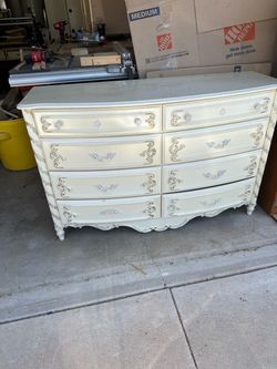 Dresser