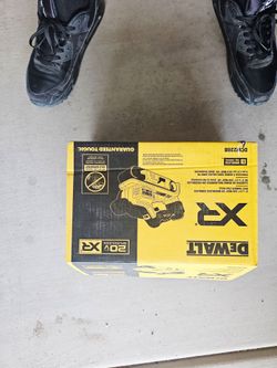 The wall x r 20V brushless cordless sander
