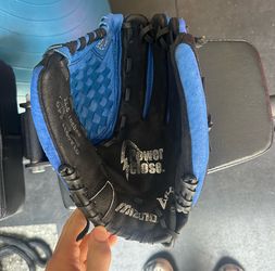 Mizuno Youth Glove size 11.5in