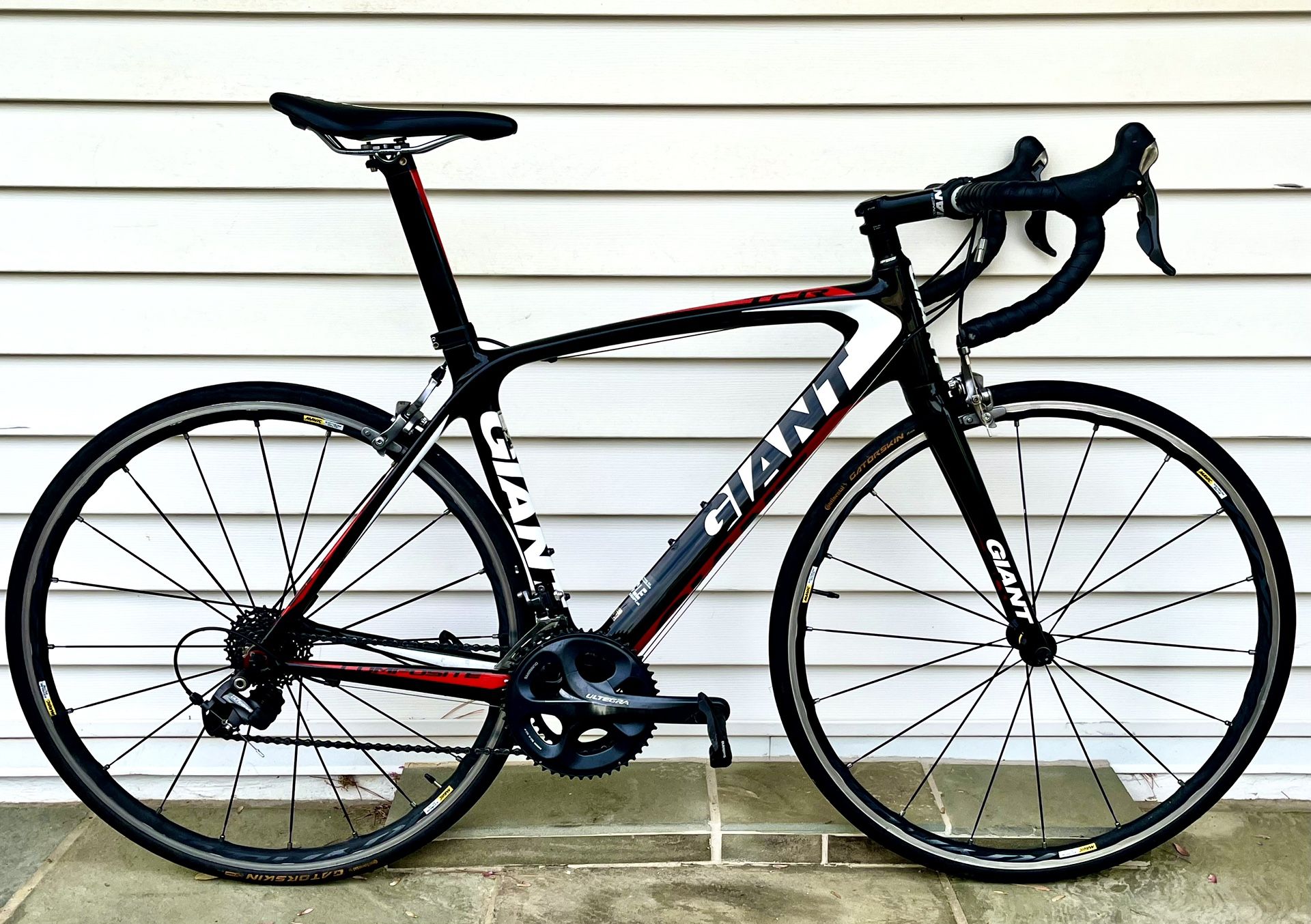 Medium (5'6"-6’0") Carbon Fiber Giant TCR Composite 1 Road Bike, Upgraded SL Wheelset