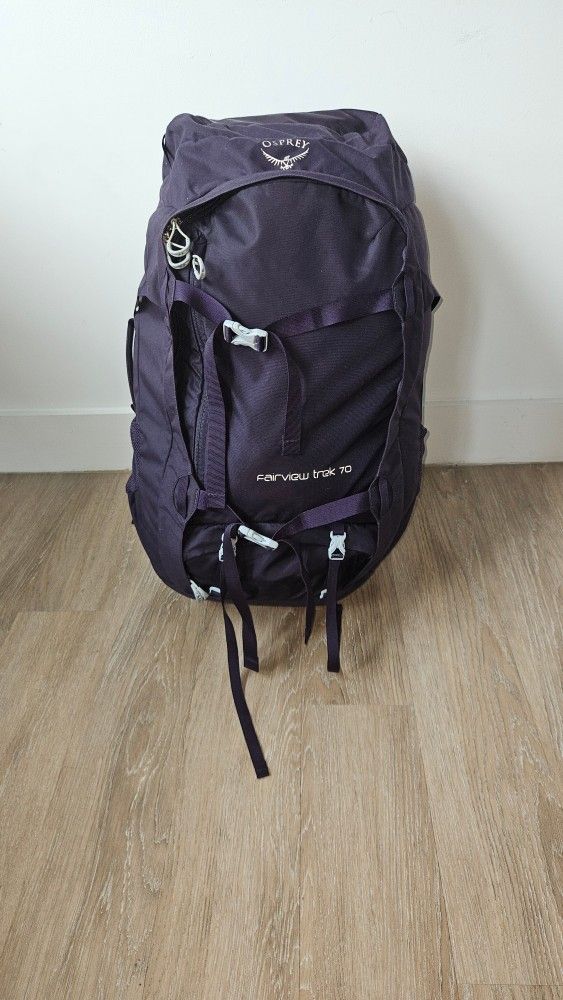 Travel Backpack: Osprey Fairvew Trek 70