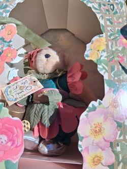 Muffy Vanderbear Rose Dressed with Watering Can Limeted Ed 1993 New in Box. Box is slightly bent, but doll is great!....asking $30.00