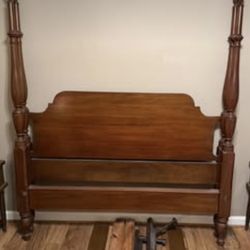 Vintage Henkel Harris Solid Mahogany 4-poster Full-size Bed Frame  