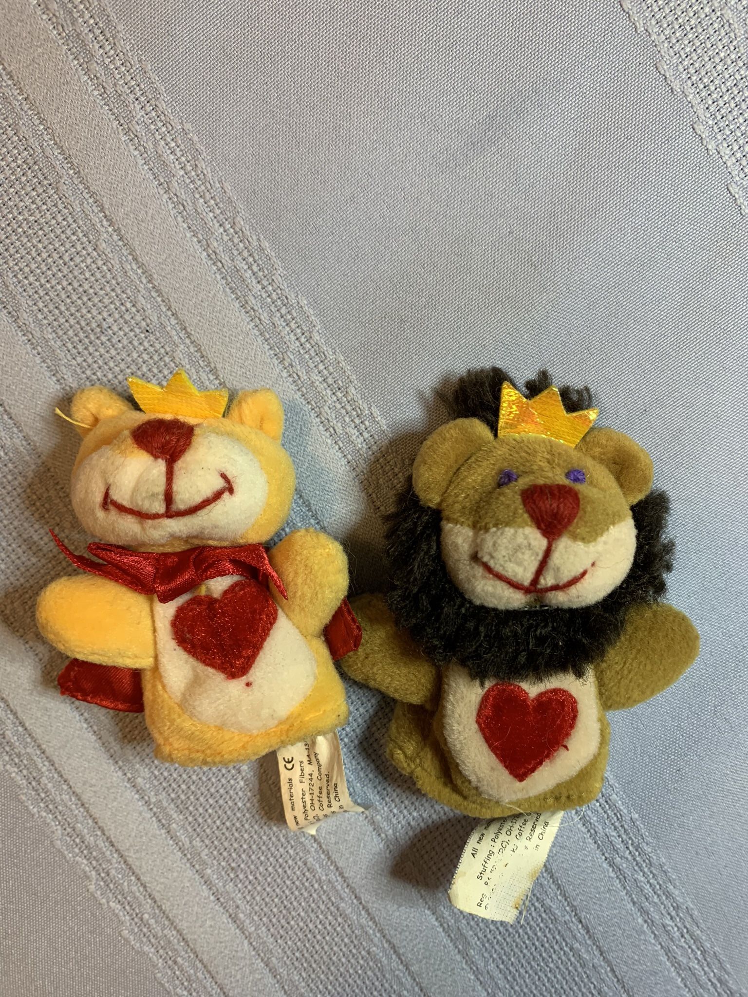 Starbucks Lion’s Finger Puppets