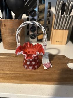 Fenton hearts basket