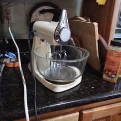 Sunbeam 60th Anniversary Mixer With Two Bowls