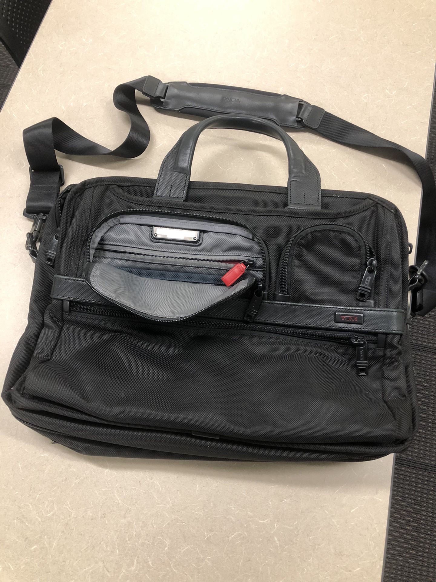 Tumi Alpha2 expandable laptop briefcase
