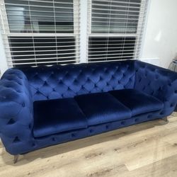 Velvet Tufted Couch 