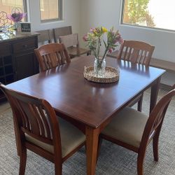 Dining Room Table 