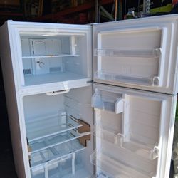 GE
Hotpoint 15.6 cu. ft. Top Freezer Refrigerator in White