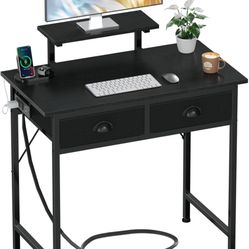 Black Desk