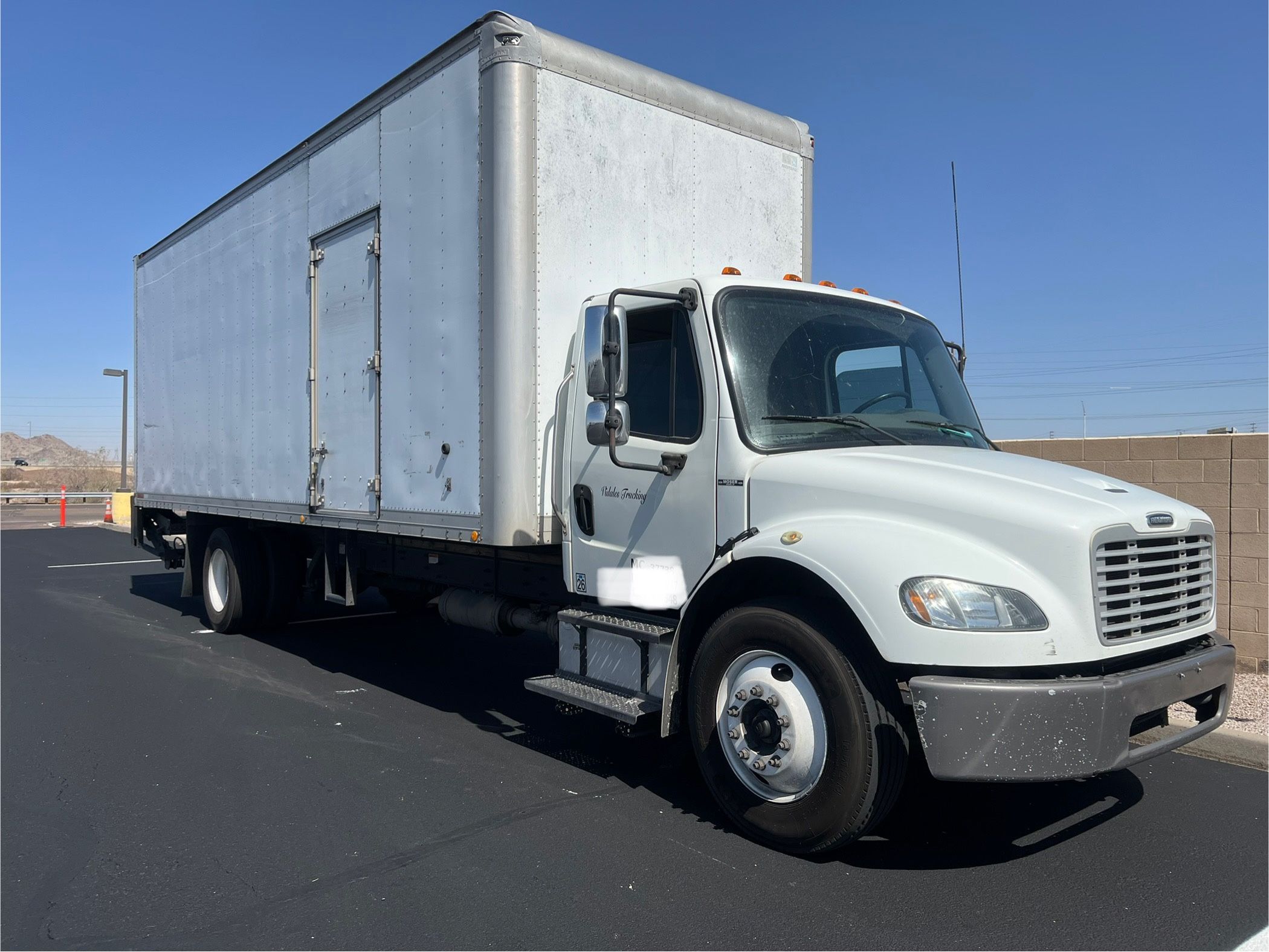 Freightliner M2/106