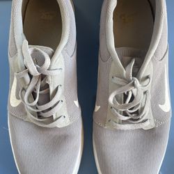 Nike  shoes size 11