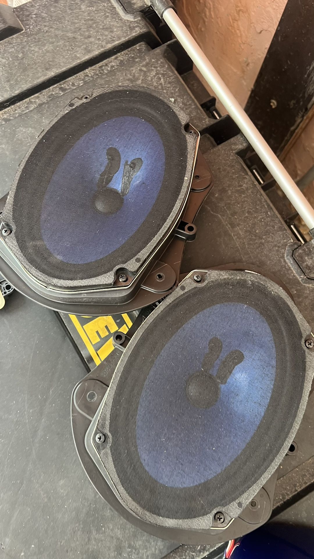 Dodge Challenger Door Speakers