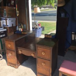 Vintage Dresser - Estate Sale ( Pick Up In Hanford, Calif.)