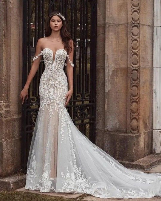 Off the Shoulder Mermaid Wedding Dress with 3D Lace