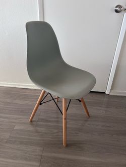 Mid-Century Modern Gray Bucket Chair (Eames Style)