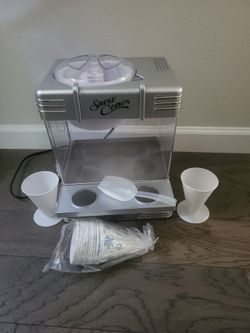 Snow cone / shaved ice machine