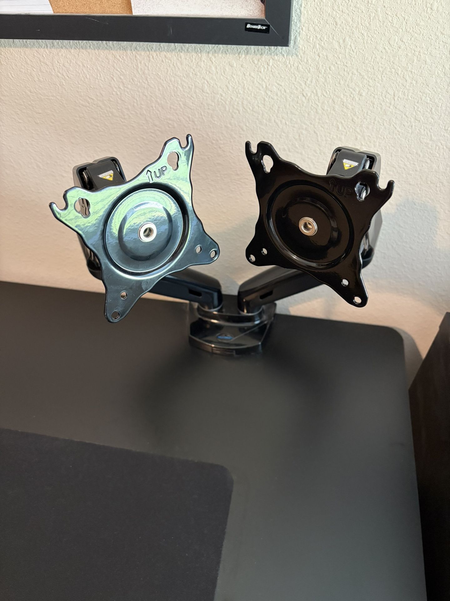 Full Motion Dual Monitor Mount (Huanuo HNDS6)