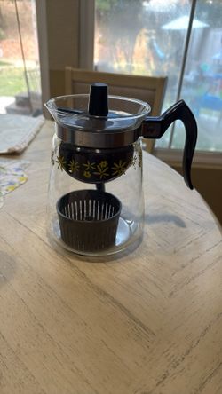 Vintage Pyrex Cory 6-cup percolator carafe, likely from the 1960s.