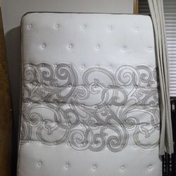 FREE QUEEN MATTRESS