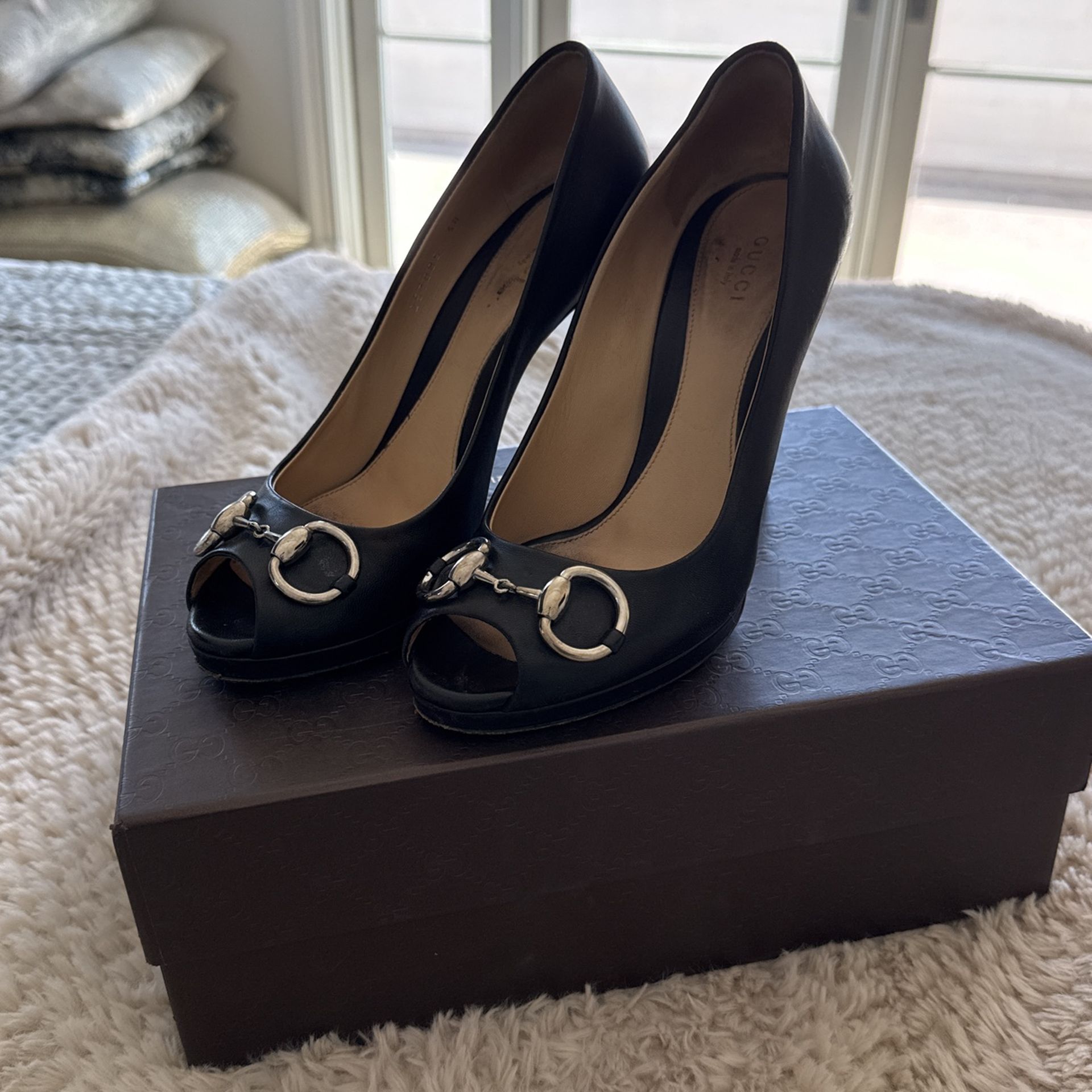 Gucci Black Pumps