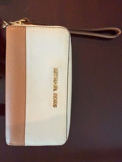 Michael Kors wristlet wallet
