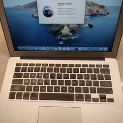 Apple MacBook Air 13". Intel Core i5, 8 GB memory