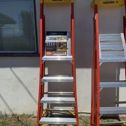 Werner 6 ft. Fiberglass Podium+ Platform Step Ladder (10 ft. Reach Height) with 300 lbs.