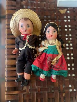 Vintage Mexican dolls; Mariachi boy and girl 9"-10"