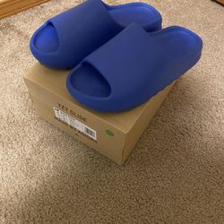 Azure Yeezy Slides  Size 10