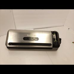 FoodSaver FM3941 Vacuum Sealing System 