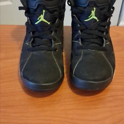 Nike Air jordans 6 retro electric green size 2y