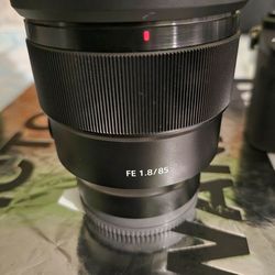 Sony FE 1.8/ 85mm lens