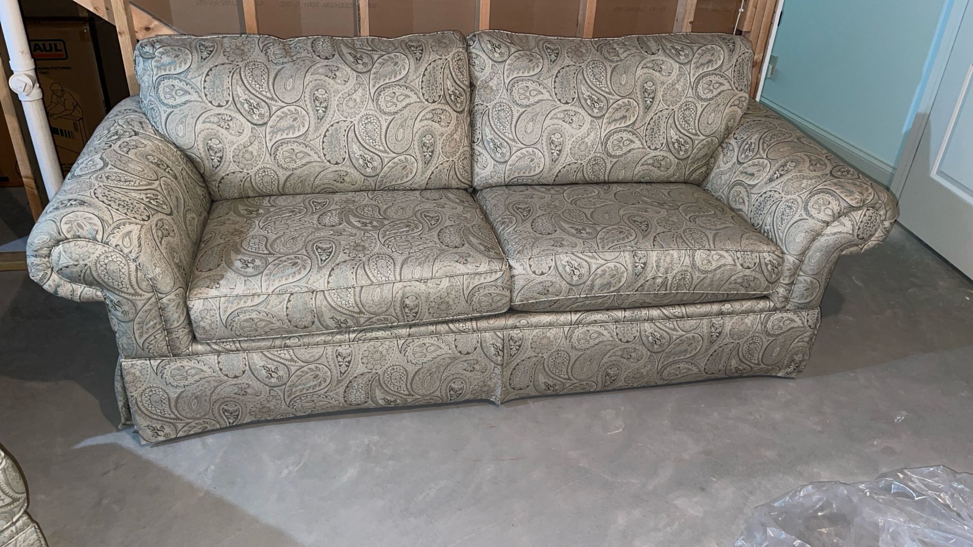 Bassett Living Room Set