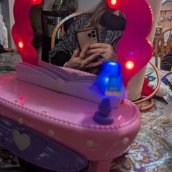 Tocador Musical. Para Barbie.  Con  Luces.     Seminuevo 