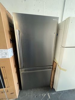 Refrigerator Hisense 31.1”