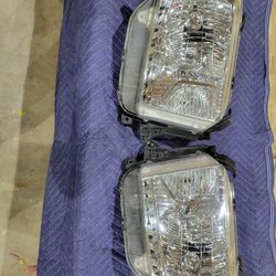 Toyota Tundra Headlights
