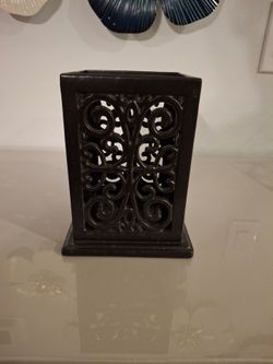 Black Metal Scrollwork Candle Holder