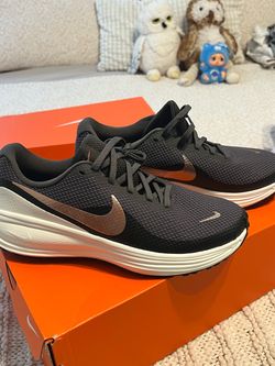 Nike Running Sneakers Dark Gray Rose Gold
